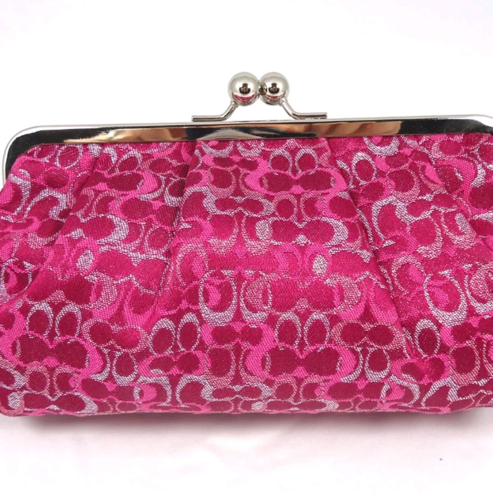 NWT Coach XL Pink Lurex Framed Kiss lock wristle