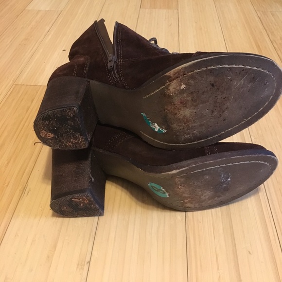 Steve Madden suede boots. - Picture 2 of 3