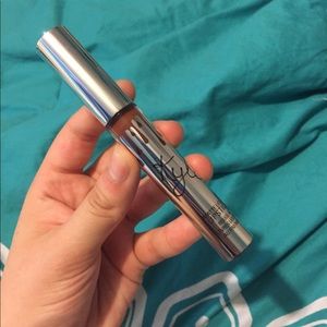 Kylie Jenner Lipgloss in True Brown K