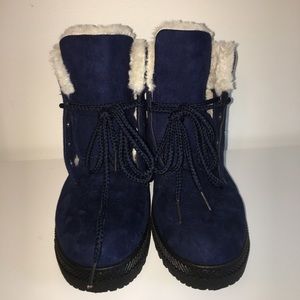 Navy blue CNP boots NWOT