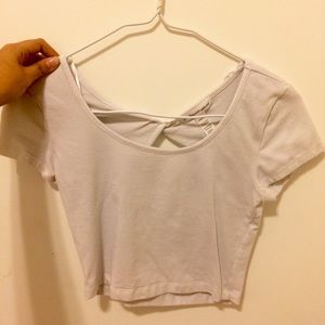 WHITE CROP TOP