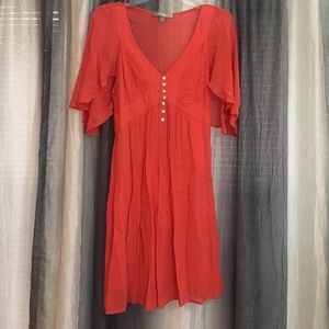 Coral flowey dress perfect for beach with detail