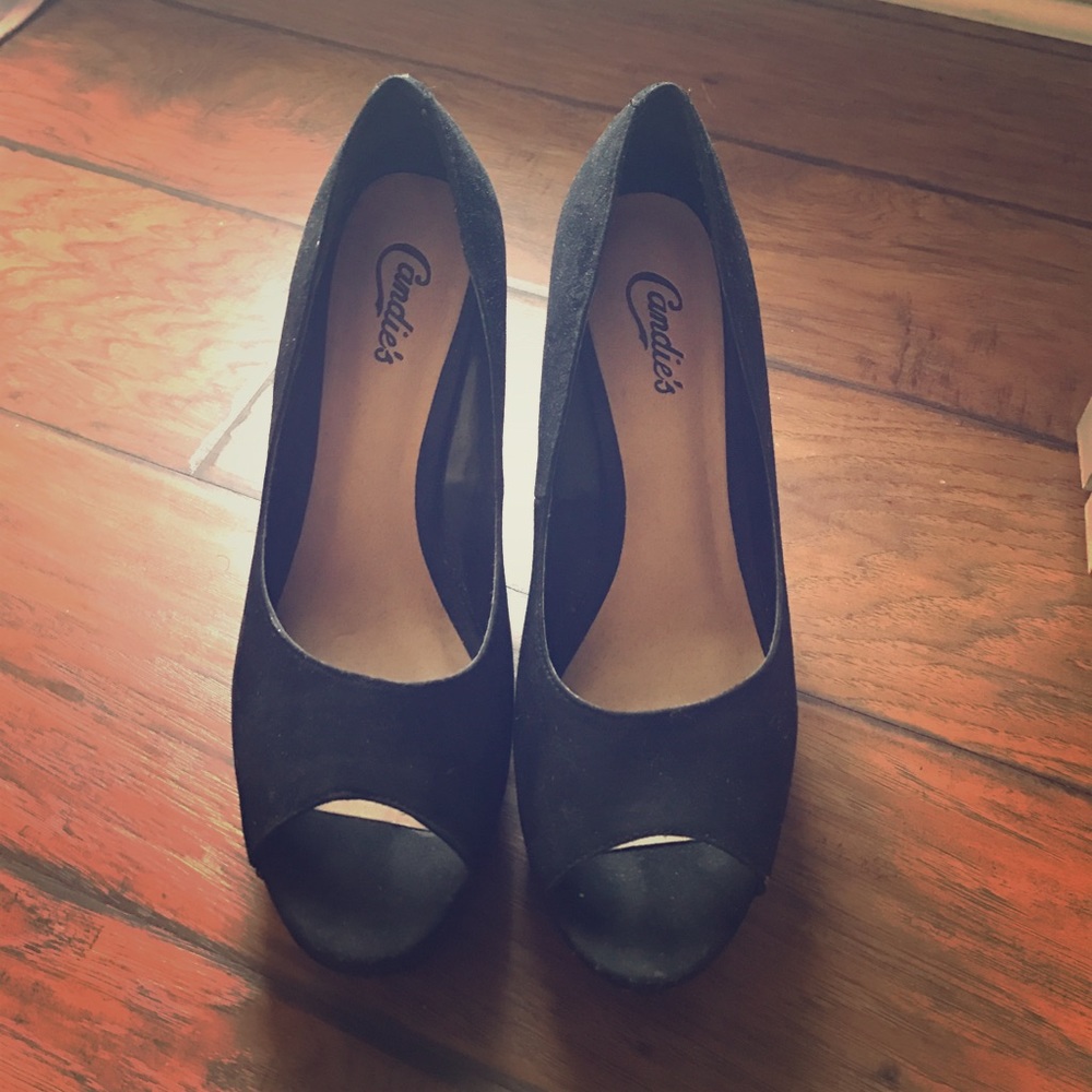 Candie's Black Wedges size 10M