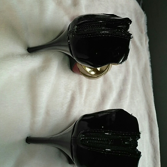 Shoes - Picture 2 of 5