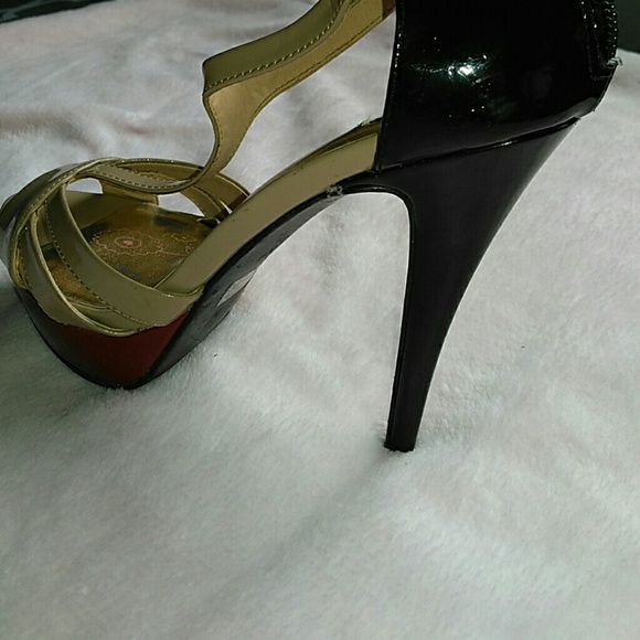 Shoes - Picture 3 of 5