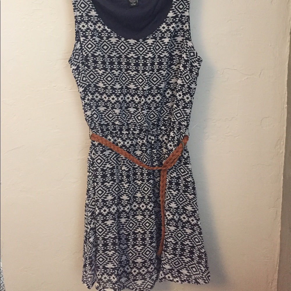 Geoprint dress in navy and white