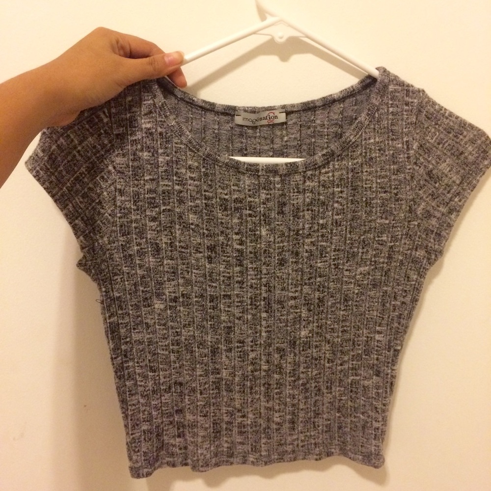SIMPLE GRAY CROP TOP