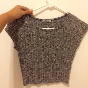 SIMPLE GRAY CROP TOP