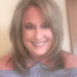 Meet your Posher, Lura