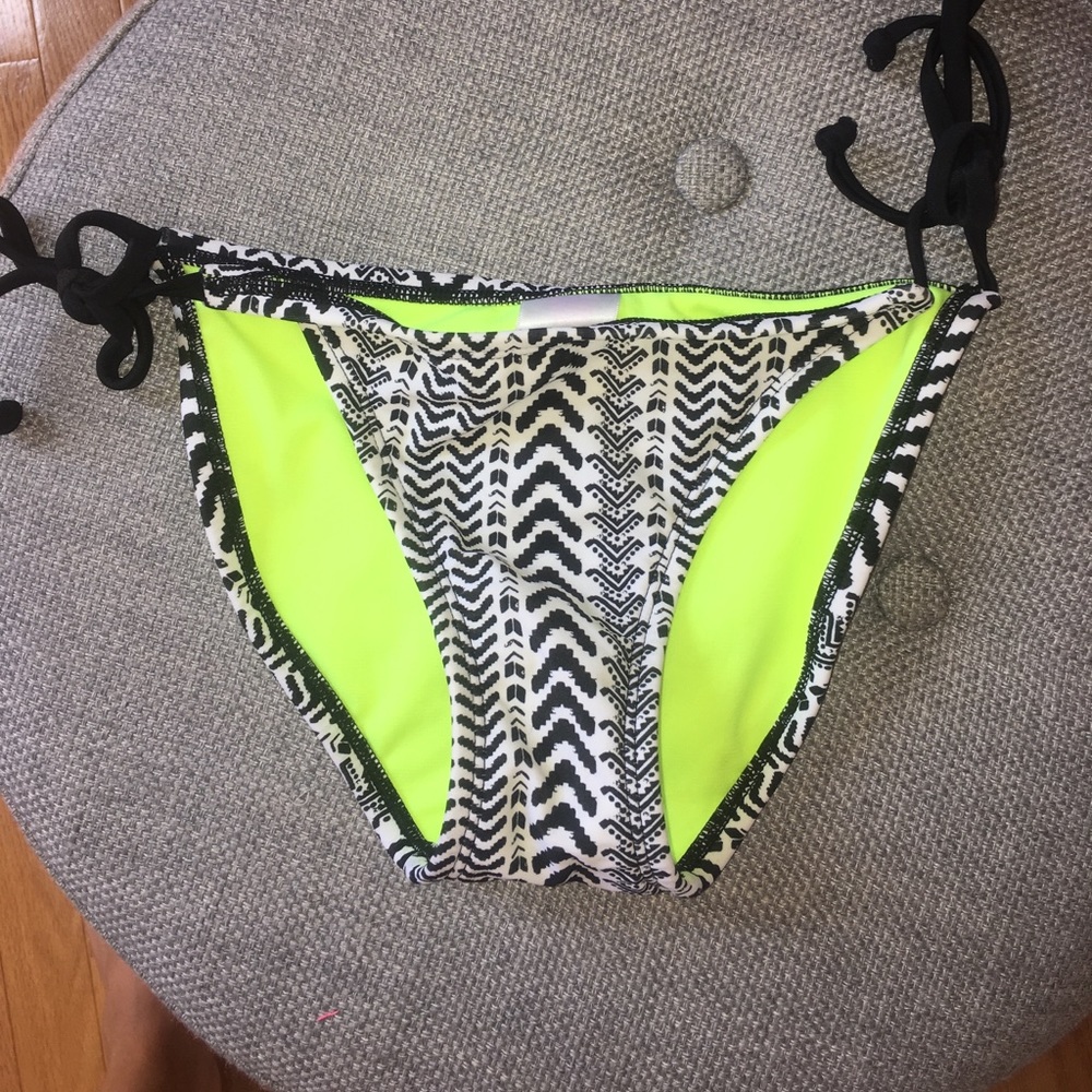 Xhilaration bikini bottoms