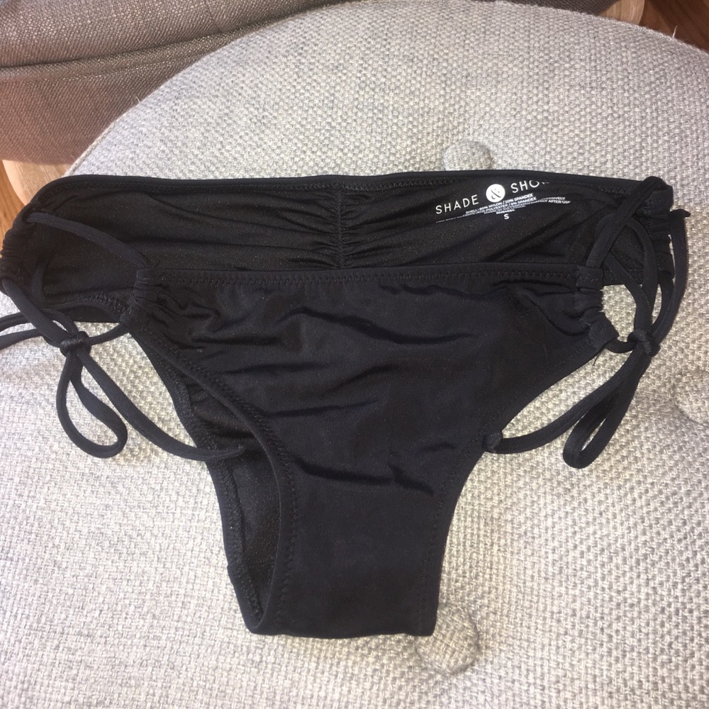 NWOT Shade & Shore cheeky bottoms