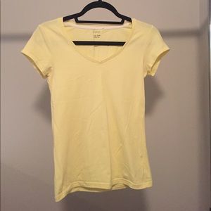 V-neck t-shirt