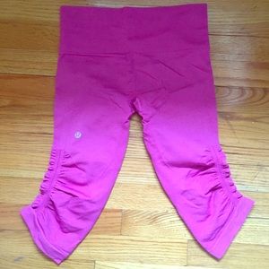 Pink Lululemon In The Flow Crop II - SIZE 6