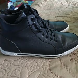 👟👟A pair of leather sneakers from Aldo.👟👟