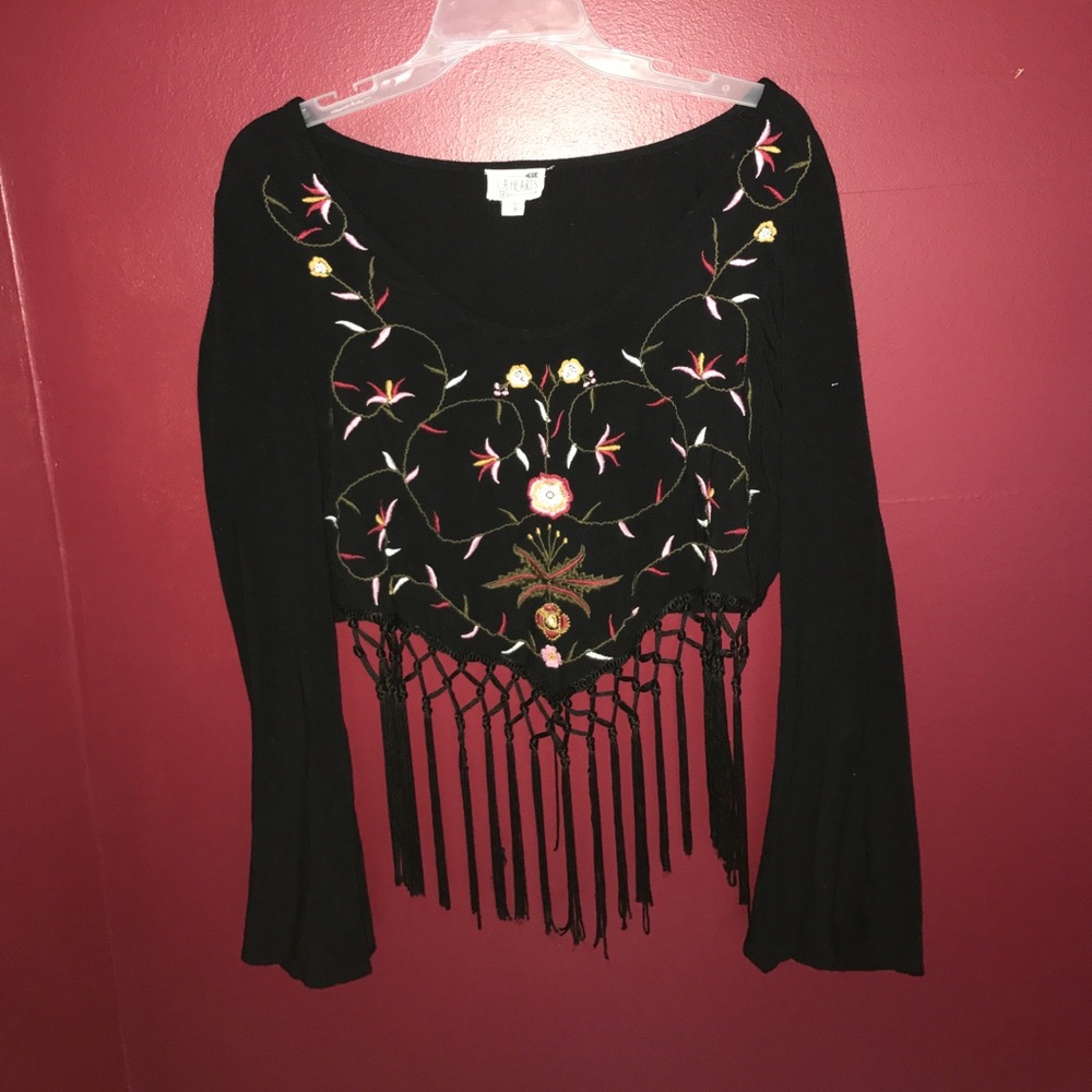 Bell sleeves!!!! Embroidered blouse
