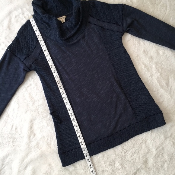 Lucky Brand XS Navy Pull Over sweater * Flaws * - Picture 4 of 8