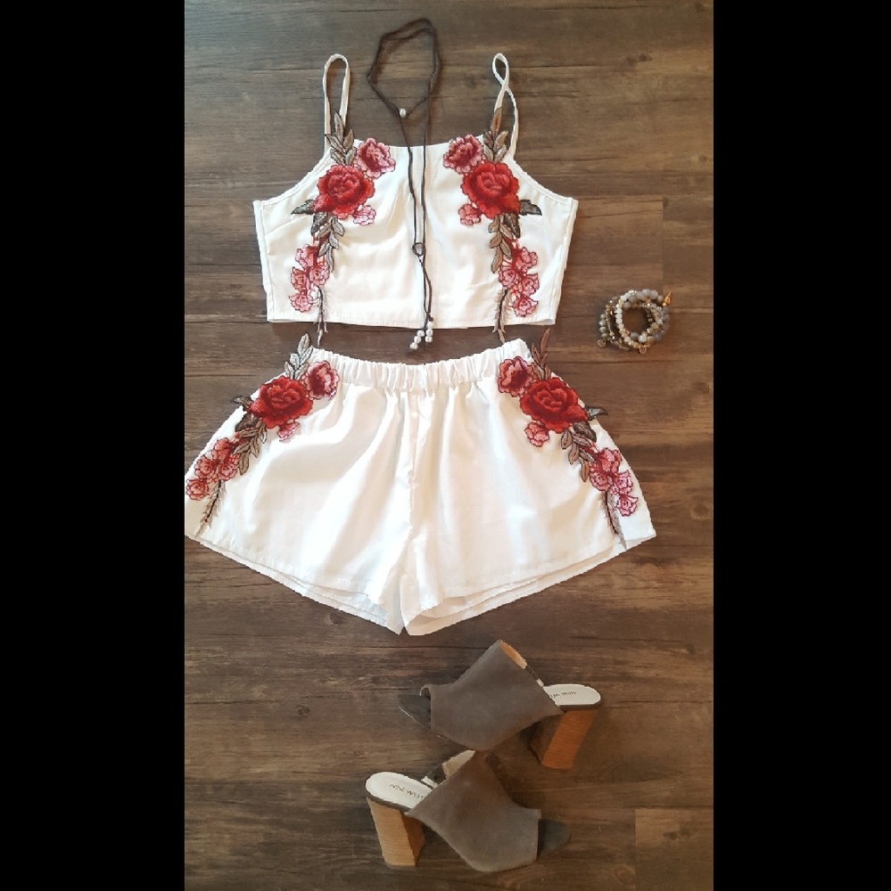 White floral two piece set