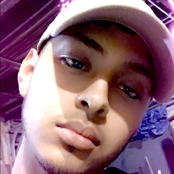 Meet your Posher, Juan - Picture 1 of 1