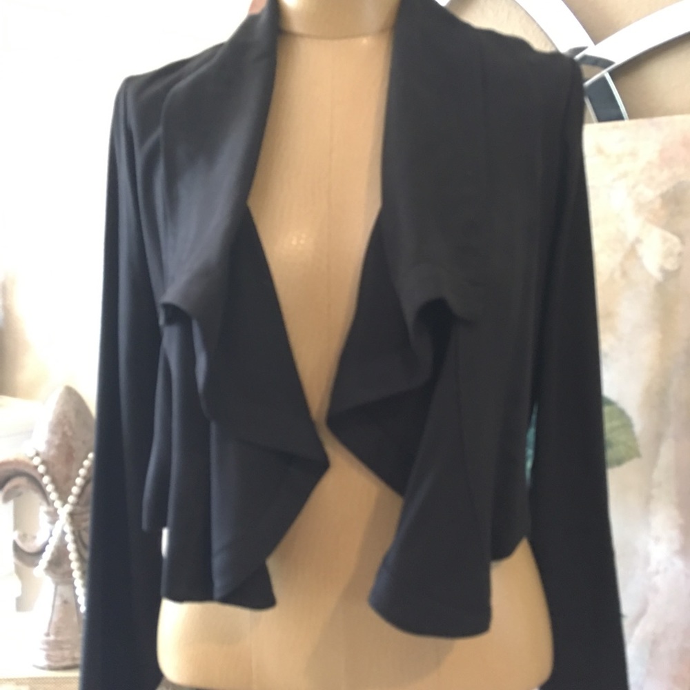 Guess black cropped jacket size Medium So Cute