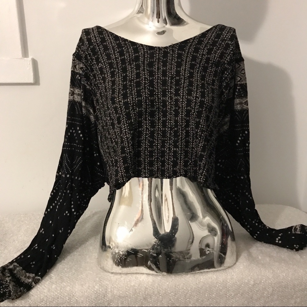 Long sleeve crop top