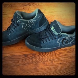 World industries skate shoes