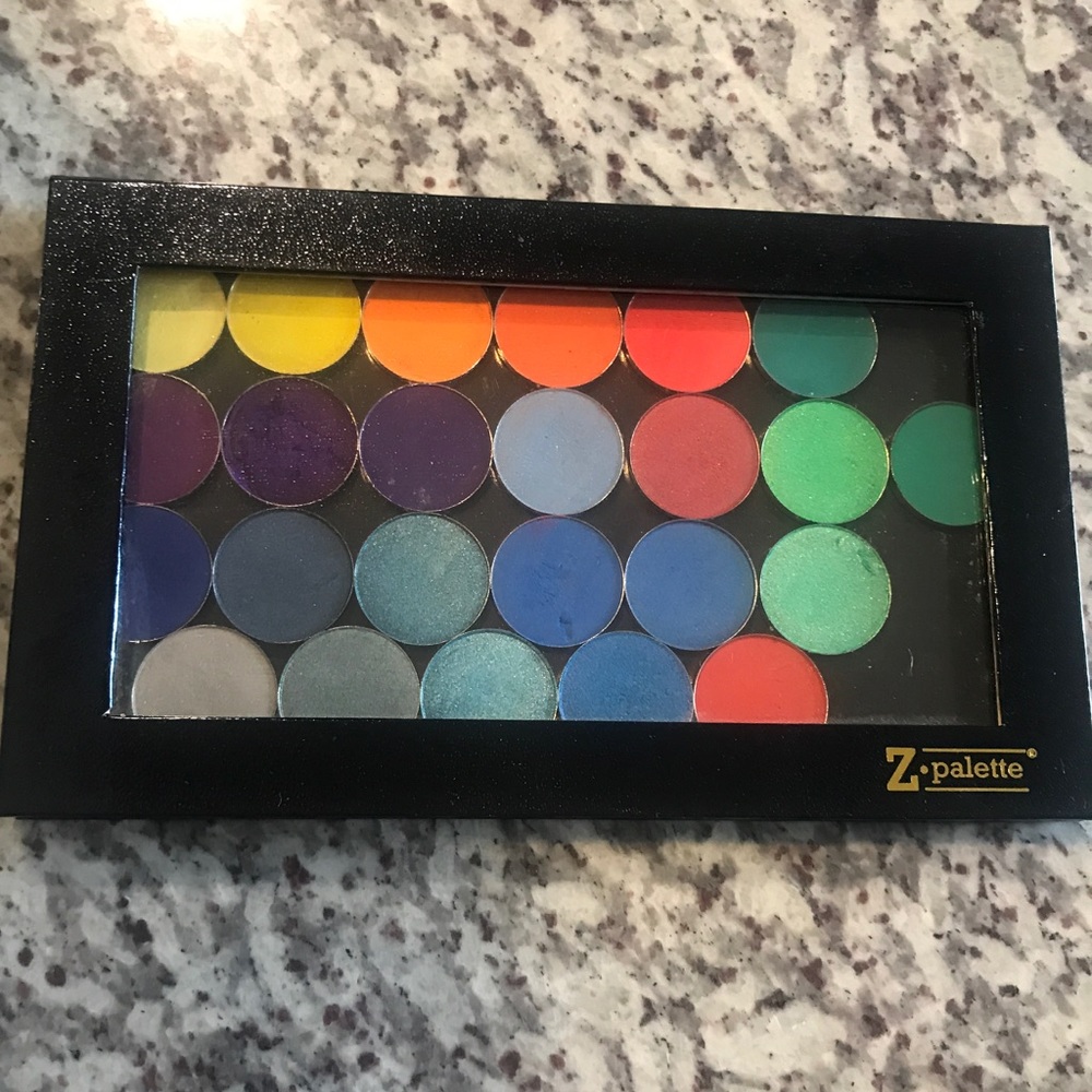 SOLD ❌ Coastal Scents Eyeshadows in Z Palette
