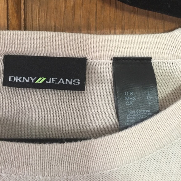 Cute DKNY sweater! - Picture 3 of 4