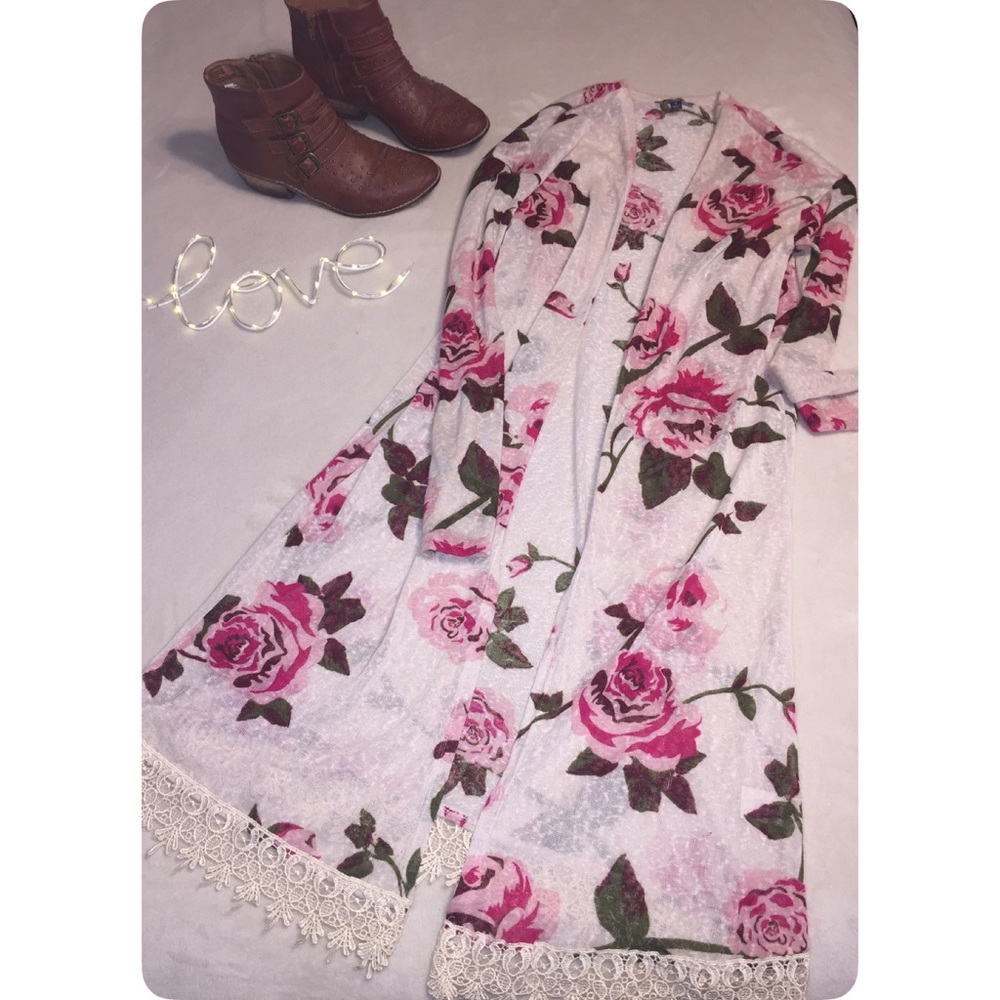 5 for $25! 🎁 Rose Cardigan 🌹✨