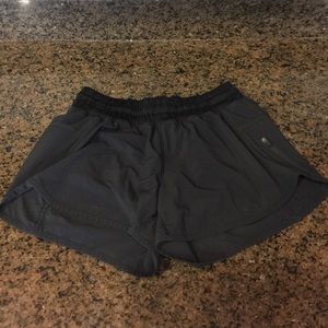 Lululemon Tracker Short - Size 8