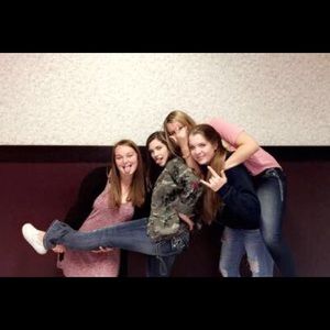 Meet your Posher, Casey