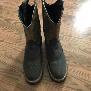 🤠NEW!!! Cowboy round toe boots 🤠