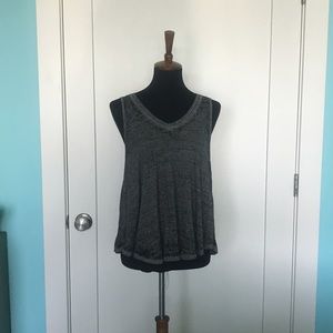 Flowy tank