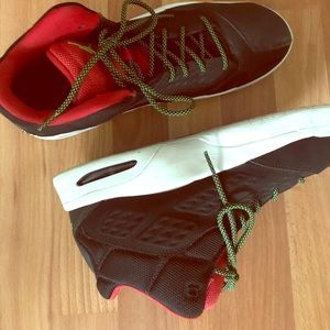 Slightly used size 12 men's jordans