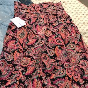 LuLaRoe Azure skirt, size Large.