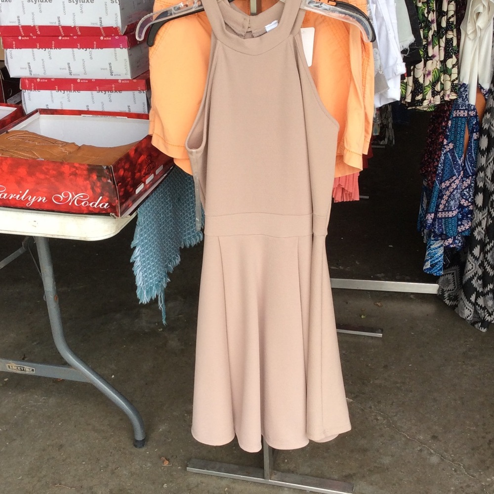 Bodycon pleated mocha dress