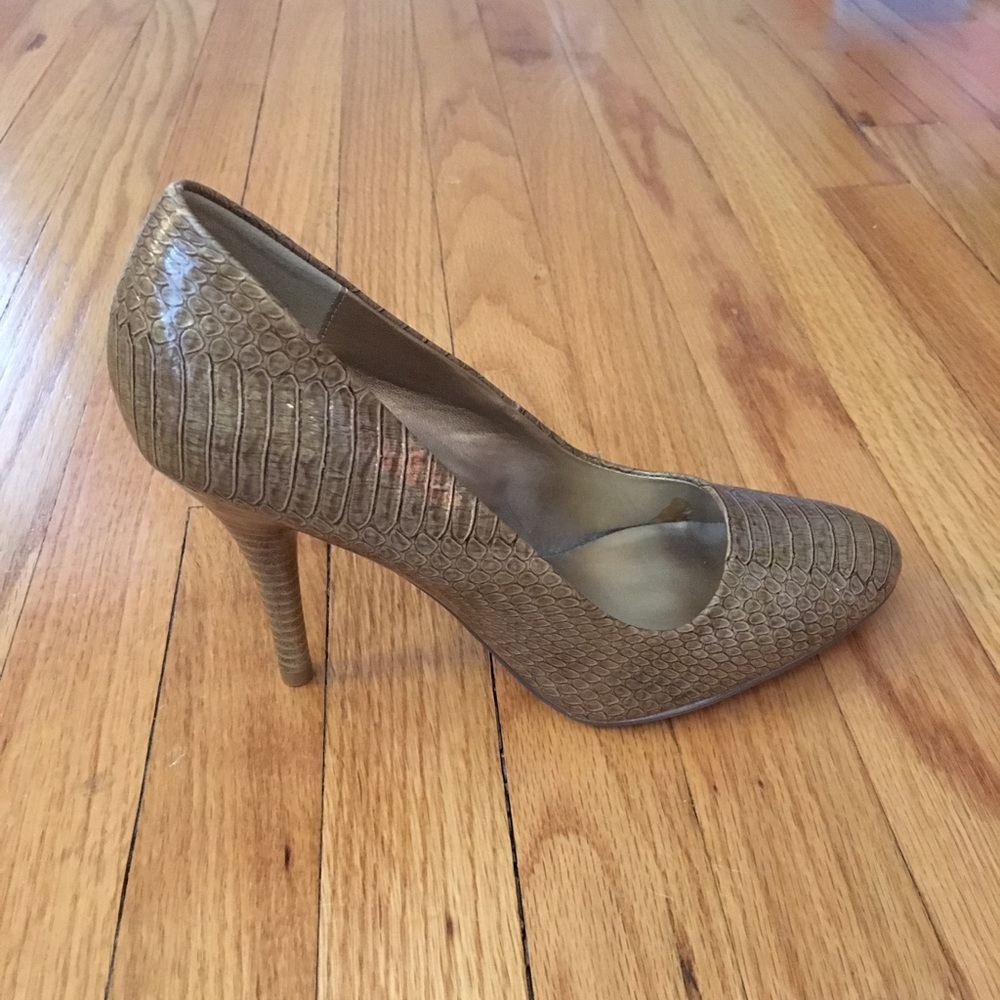 Exchange by Charles David Snakeskin Heels