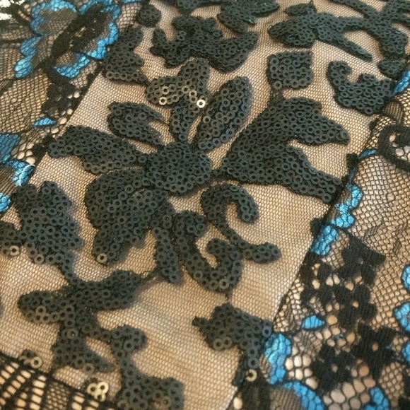 Greylin "Nikolai" Lace block dress. - Picture 4 of 6