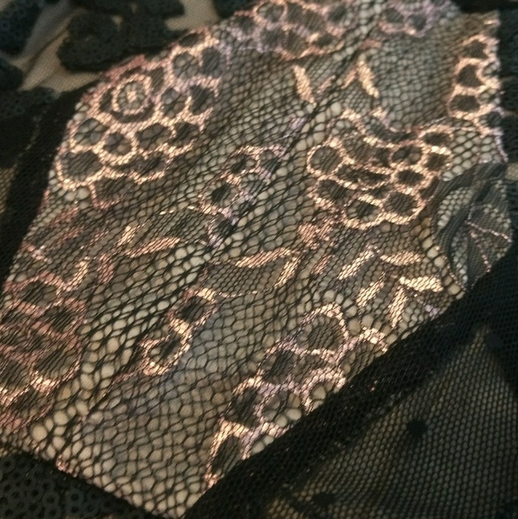 Greylin "Nikolai" Lace block dress. - Picture 5 of 6