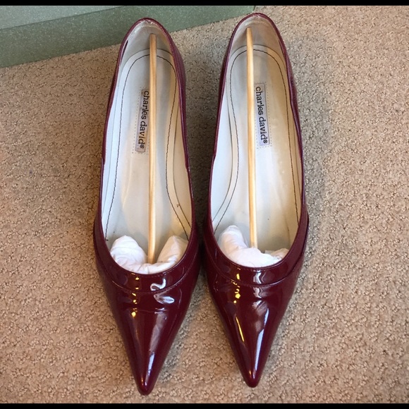 Patent leather maroon kitten heels - Picture 2 of 8
