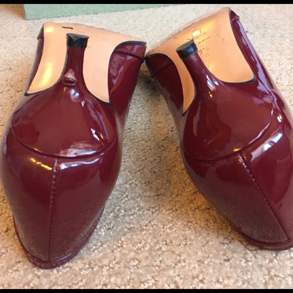 Patent leather maroon kitten heels - Picture 7 of 8