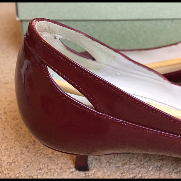 Patent leather maroon kitten heels - Picture 8 of 8