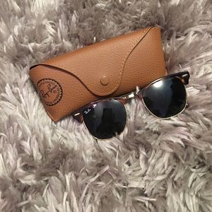 RAY-BAN Clubmaster Shades