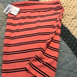 LuLaRoe Cassie skirt, size Large.