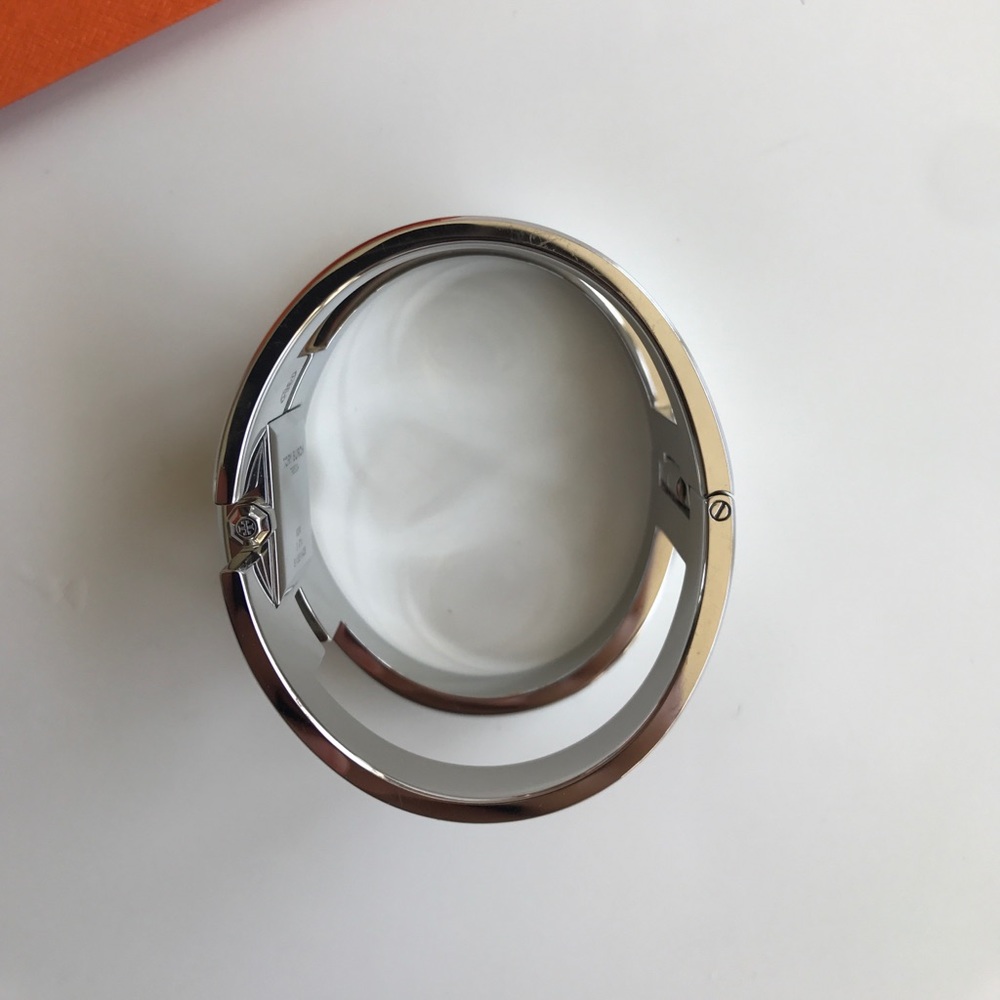 Tory Burch Sawyer cuff watch - Picture 4 of 8