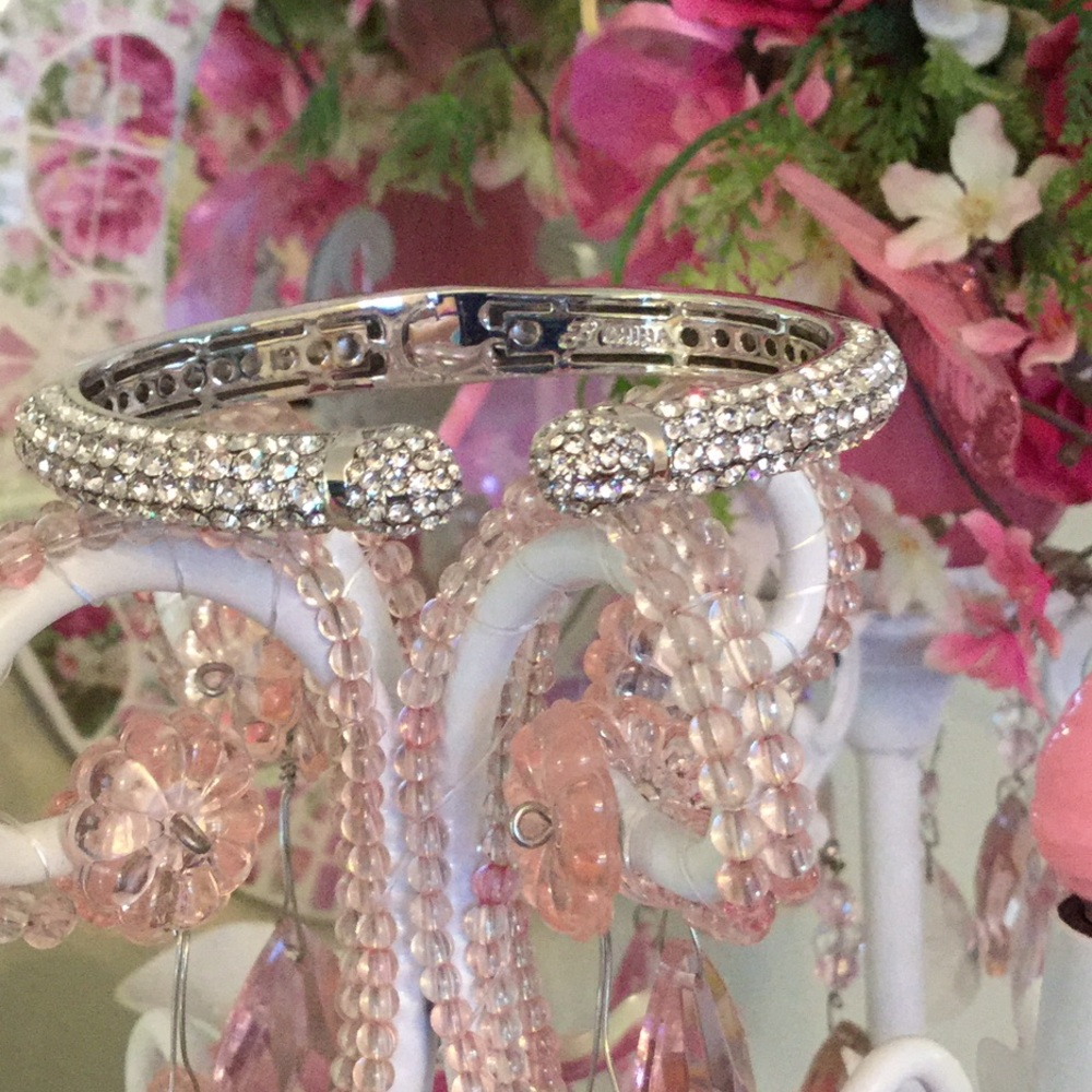 1 crystal Joan Boyce mini kissable cuff bracelet