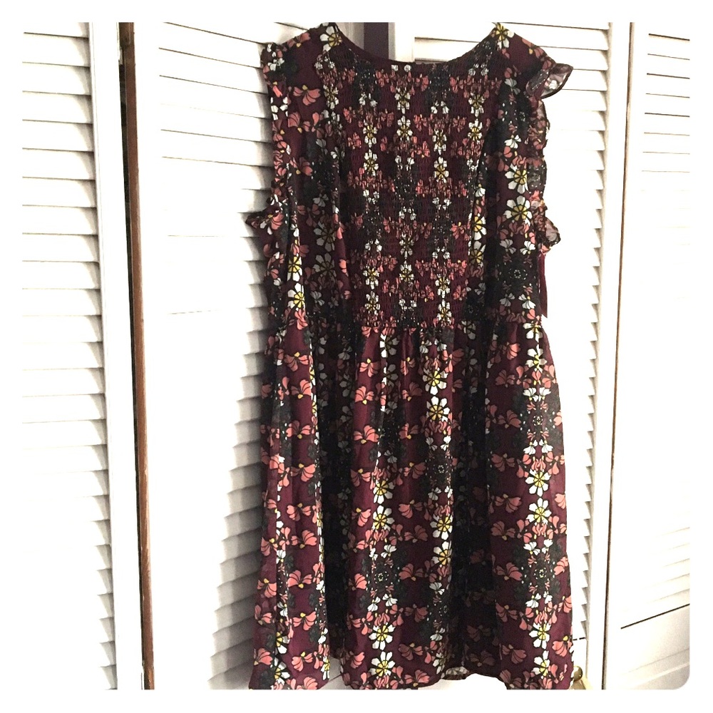 NWT Cute floral dress!!