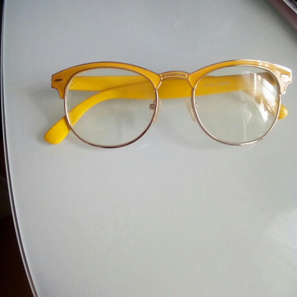 Non prescription yellow glasses