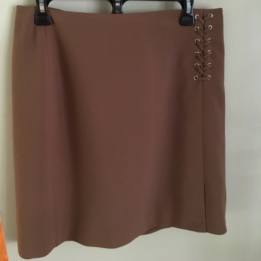 NWT White House Black Market Skirt