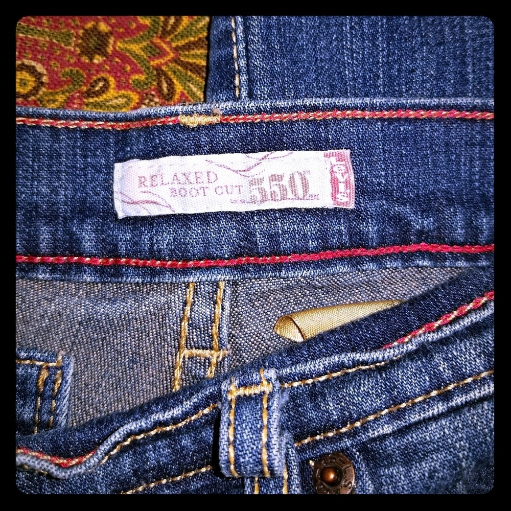 WOMEN'S LEVIS 8 SHORT PANTS GREAT SHAPE