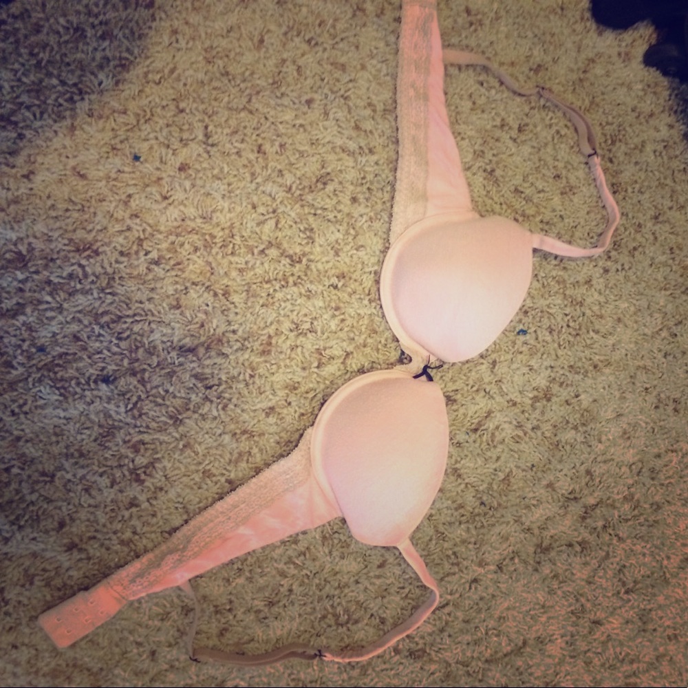 SUPER SOFT light pink and skin tone bra